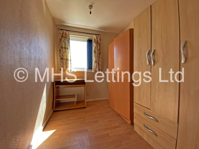 Thumbnail photo of 3 Bedroom Mid Terraced House in 20 Consort View, Leeds, LS3 1NX