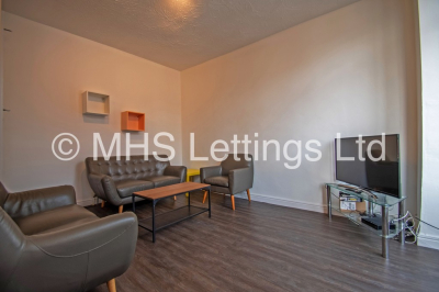 Thumbnail photo of 5 Bedroom Mid Terraced House in 28 Beechwood Mount, Leeds, LS4 2NQ