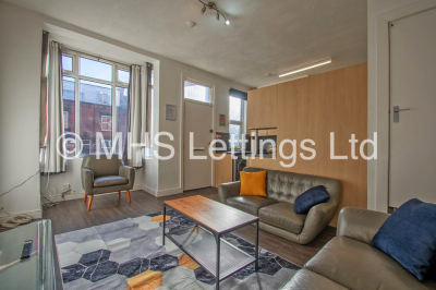 Thumbnail photo of 5 Bedroom Mid Terraced House in 28 Beechwood Mount, Leeds, LS4 2NQ