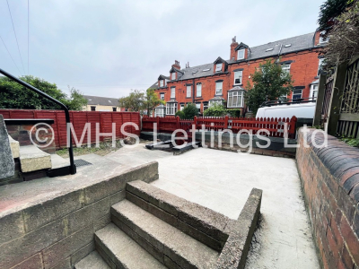 Thumbnail photo of 5 Bedroom Mid Terraced House in 11 Brudenell Street, Leeds, LS6 1HJ