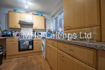 Thumbnail photo of 4 Bedroom Mid Terraced House in 26 Hyde Park Close, Leeds, LS6 1SF