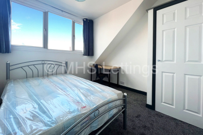 Thumbnail photo of 6 Bedroom Mid Terraced House in 18 Royal Park Grove, Leeds, LS6 1HQ