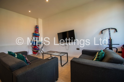 Thumbnail photo of 4 Bedroom Mid Terraced House in 42 Beechwood Crescent, Leeds, LS4 2LL