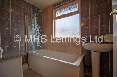 Thumbnail photo of 4 Bedroom Semi-Detached House in 3 Buckingham Avenue, Leeds, LS6 1DJ