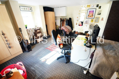 Thumbnail photo of 3 Bedroom End Terraced House in 16 Royal Park View, Leeds, LS6 1HN