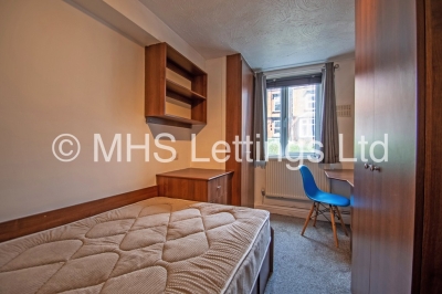 Thumbnail photo of 4 Bedroom Mid Terraced House in 28 Beechwood Mount, Leeds, LS4 2NQ