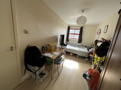Thumbnail photo of 3 Bedroom Flat in 30 Kelso Heights, Leeds, LS3 1HN