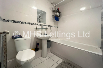 Thumbnail photo of 3 Bedroom Flat in 30 Kelso Heights, Leeds, LS3 1HN