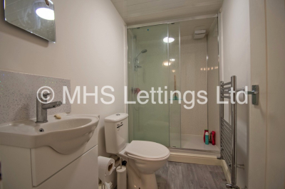 Thumbnail photo of 4 Bedroom Mid Terraced House in 9 Wetherby Grove, Leeds, LS4 2JH