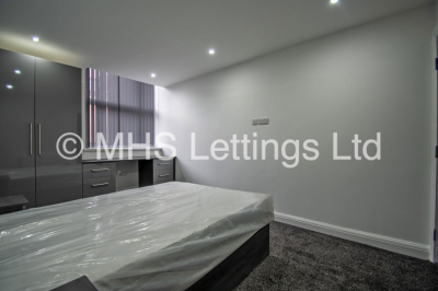 Thumbnail photo of 2 Bedroom Flat in Flat 1, 2 Raincliffe Grove, Leeds, LS9 9LP