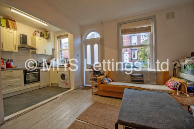 Thumbnail photo of 2 Bedroom Mid Terraced House in 8 Pennington Grove, Leeds, LS6 2JL