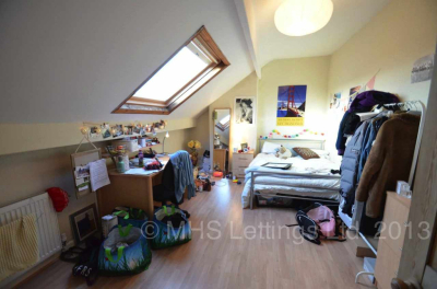 Thumbnail photo of 3 Bedroom Mid Terraced House in 7 Elizabeth Street, Leeds, LS6 1JF