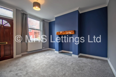 Thumbnail photo of 1 Bedroom Mid Terraced House in 44 Aviary Grove