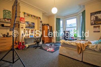 Thumbnail photo of 10 Bedroom Mid Terraced House in 25 Regent Park Terrace, Leeds, LS6 2AX