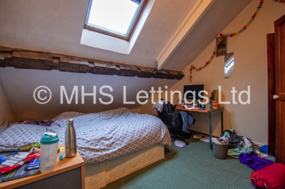 Thumbnail photo of 10 Bedroom Mid Terraced House in 25 Regent Park Terrace, Leeds, LS6 2AX