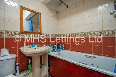 Thumbnail photo of 10 Bedroom Mid Terraced House in 25 Regent Park Terrace, Leeds, LS6 2AX