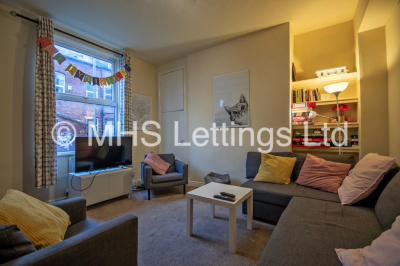 Thumbnail photo of 5 Bedroom Mid Terraced House in 26 Norwood Place, Leeds, LS6 1DY