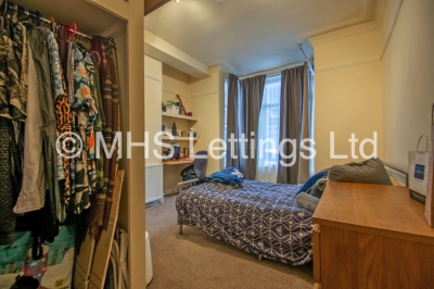 Thumbnail photo of 5 Bedroom Mid Terraced House in 26 Norwood Place, Leeds, LS6 1DY