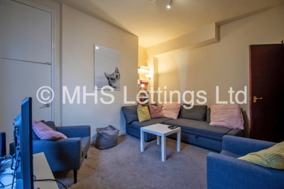 Thumbnail photo of 5 Bedroom Mid Terraced House in 26 Norwood Place, Leeds, LS6 1DY