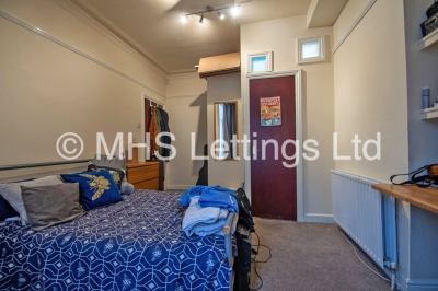 Thumbnail photo of 5 Bedroom Mid Terraced House in 26 Norwood Place, Leeds, LS6 1DY