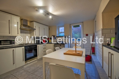 Thumbnail photo of 5 Bedroom Mid Terraced House in 26 Norwood Place, Leeds, LS6 1DY