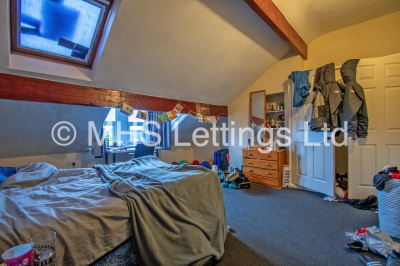 Thumbnail photo of 10 Bedroom Mid Terraced House in 15 Regent Park Terrace, Leeds, LS6 2AX