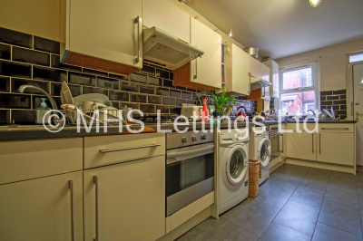 Thumbnail photo of 6 Bedroom Mid Terraced House in 27 Estcourt Avenue, Leeds, LS6 3ES