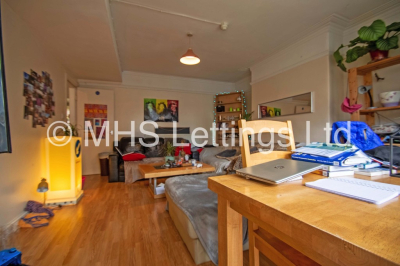 Thumbnail photo of 6 Bedroom Mid Terraced House in 27 Estcourt Avenue, Leeds, LS6 3ES