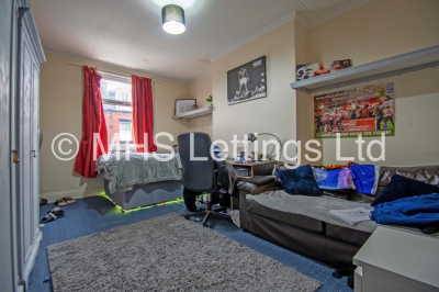 Thumbnail photo of 6 Bedroom Mid Terraced House in 27 Estcourt Avenue, Leeds, LS6 3ES