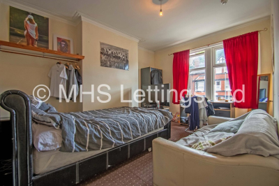 Thumbnail photo of 6 Bedroom Mid Terraced House in 27 Estcourt Avenue, Leeds, LS6 3ES