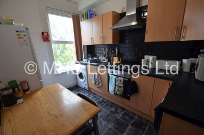 Thumbnail photo of 8 Bedroom Mid Terraced House in 167 Belle Vue Road, Leeds, LS3 1HG