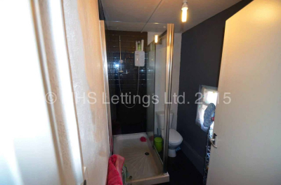Thumbnail photo of 8 Bedroom Mid Terraced House in 167 Belle Vue Road, Leeds, LS3 1HG