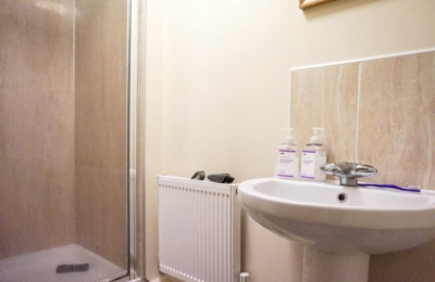 Thumbnail photo of 3 Bedroom Flat in Flat 17, Headingley House, Leeds, LS6 3HD