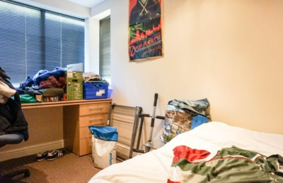 Thumbnail photo of 3 Bedroom Flat in Flat 17, Headingley House, Leeds, LS6 3HD