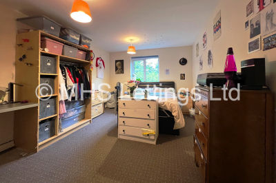 Thumbnail photo of 4 Bedroom Flat in 31 Abbots Mews, Leeds, LS4 2AB