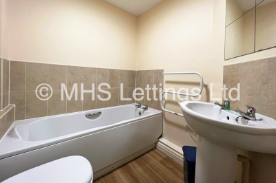 Thumbnail photo of 4 Bedroom Flat in 31 Abbots Mews, Leeds, LS4 2AB