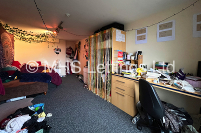 Thumbnail photo of 4 Bedroom Flat in Flat 2, 16 Ash Grove, Leeds, LS6 1AY