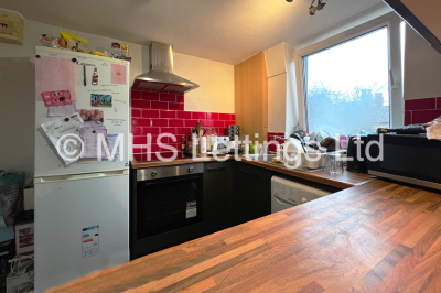 Thumbnail photo of 4 Bedroom Flat in Flat 2, 16 Ash Grove, Leeds, LS6 1AY