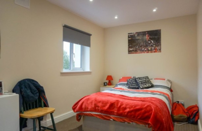 Thumbnail photo of 5 Bedroom Flat in Flat 1, Headingley House, Leeds, LS6 3HD