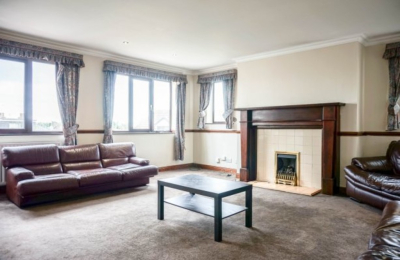 Thumbnail photo of 5 Bedroom Flat in Flat 1, Headingley House, Leeds, LS6 3HD
