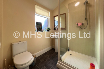 Thumbnail photo of 5 Bedroom Mid Terraced House in 41 Headingley Mount, Leeds, LS6 3EW