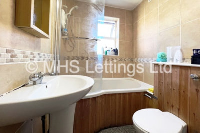 Thumbnail photo of 5 Bedroom Ground Floor Flat in Flat 17, Welton Road, Leeds, LS6 1EE