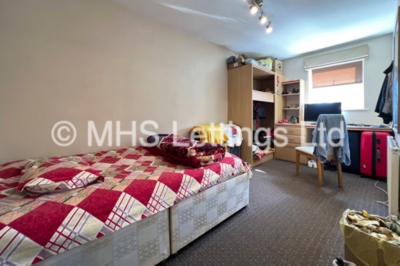 Thumbnail photo of 5 Bedroom Ground Floor Flat in Flat 17, Welton Road, Leeds, LS6 1EE