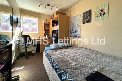 Thumbnail photo of 5 Bedroom Ground Floor Flat in Flat 17, Welton Road, Leeds, LS6 1EE