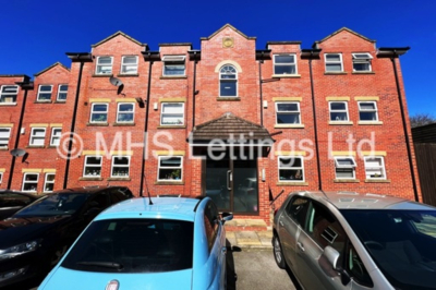 Thumbnail photo of 5 Bedroom Ground Floor Flat in Flat 17, Welton Road, Leeds, LS6 1EE