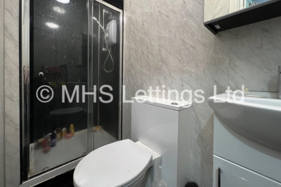 Thumbnail photo of 5 Bedroom Mid Terraced House in 10 St. Michaels Terrace, Leeds, LS6 3BQ