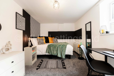 Thumbnail photo of 6 Bedroom Semi-Detached House in 8 Headingley Avenue, Leeds, LS6 3EP