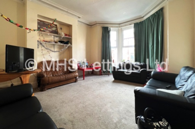 Thumbnail photo of 8 Bedroom Mid Terraced House in 14 Regent Park Avenue, Leeds, LS6 2AU
