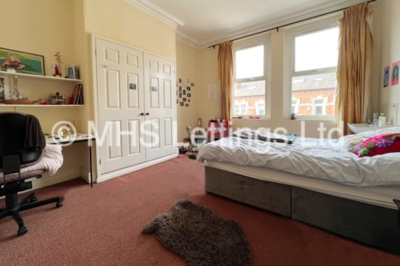 Thumbnail photo of 8 Bedroom Mid Terraced House in 14 Regent Park Avenue, Leeds, LS6 2AU