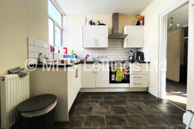 Thumbnail photo of 6 Bedroom Semi-Detached House in 175 Otley Road, Leeds, LS6 3QG
